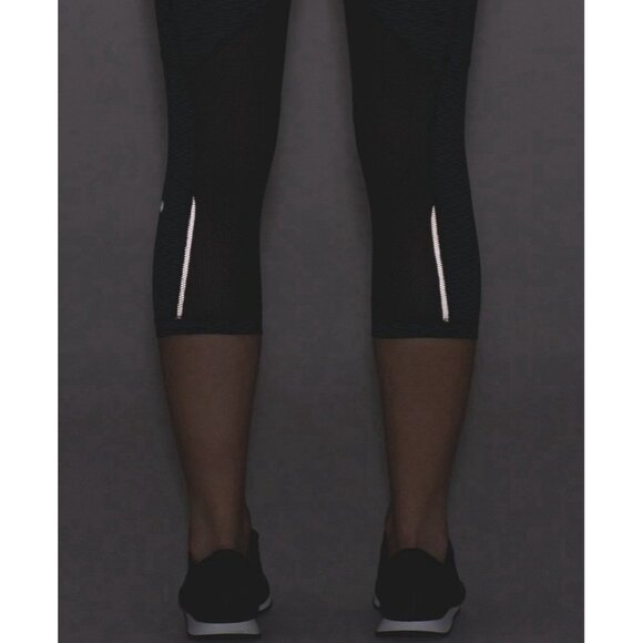 Lululemon Outrun 17" Crop Leggings Score Jacquard Black Indian Ocean / Black S 4 - Picture 9 of 9